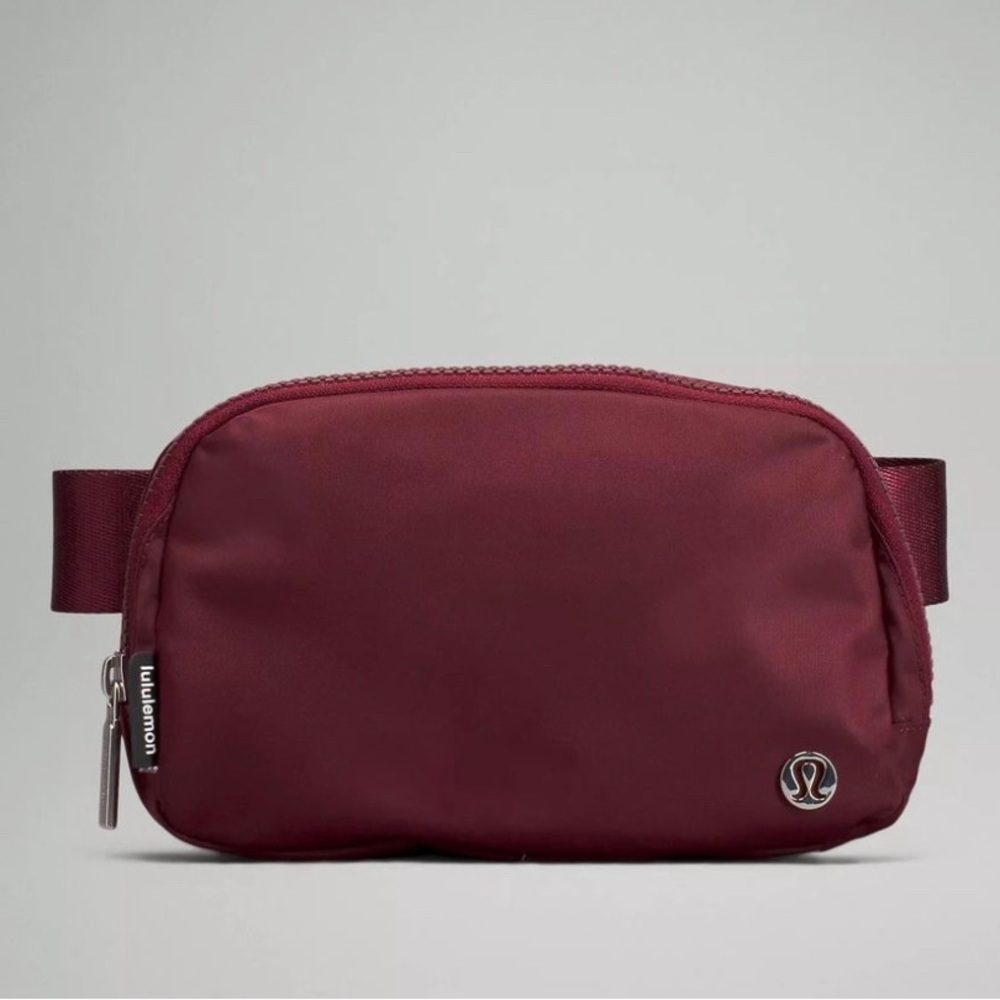 NWT Lululemon everywhere belt bag. Red Merlot